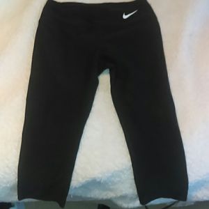 Nike Yoga Capri DriFit